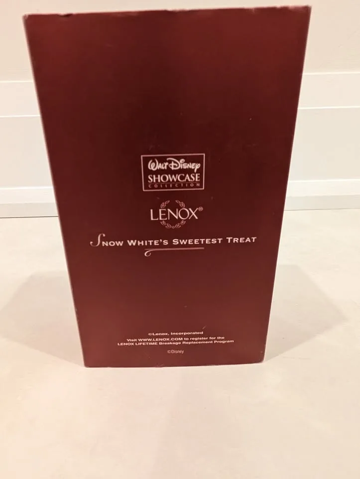 Lenox Snow White's Sweetest Treat Christmas Ornament image indicator(3)