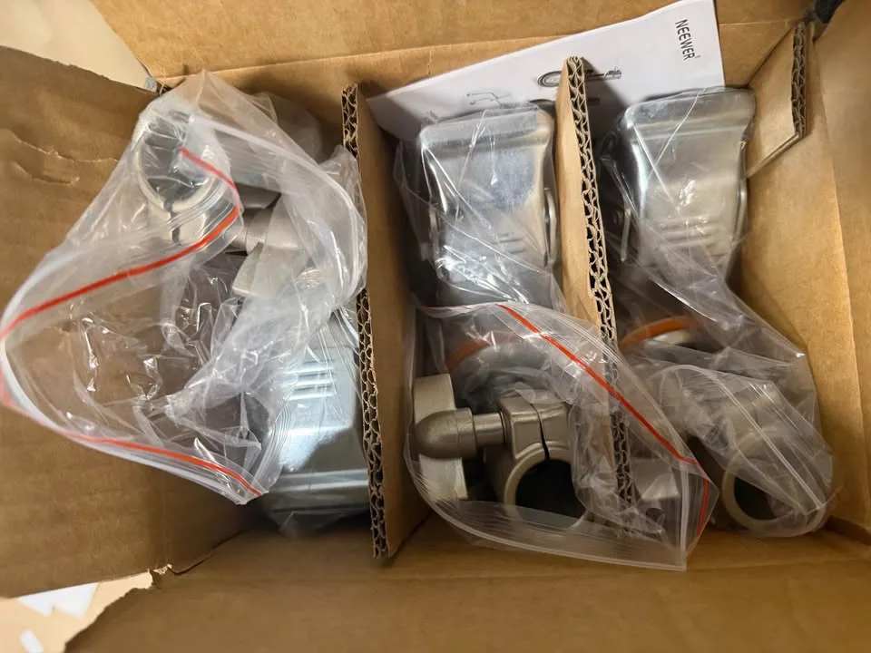 Neewer 3 Packs Professional Swivel Caster Wheels Set image indicator(3)