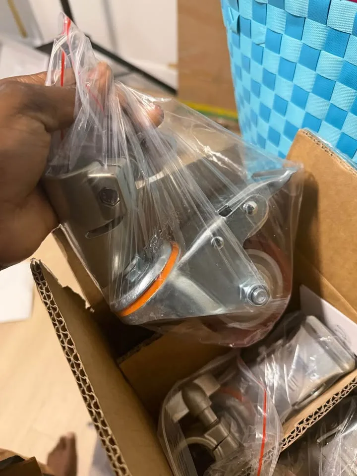 Neewer 3 Packs Professional Swivel Caster Wheels Set image indicator(5)