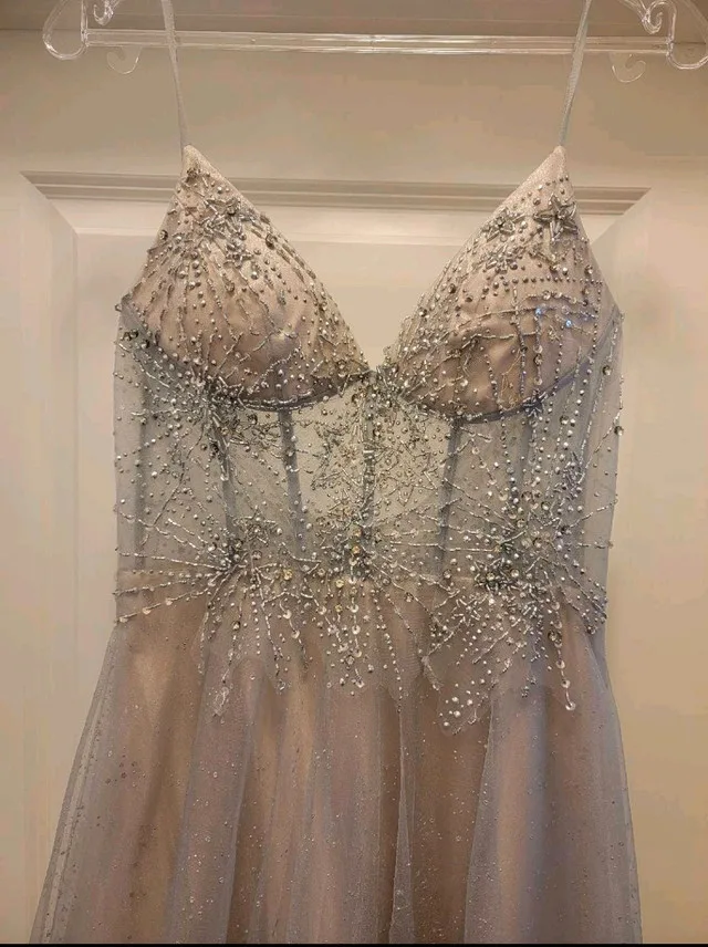 Grad, prom dress, size 4 image indicator(3)