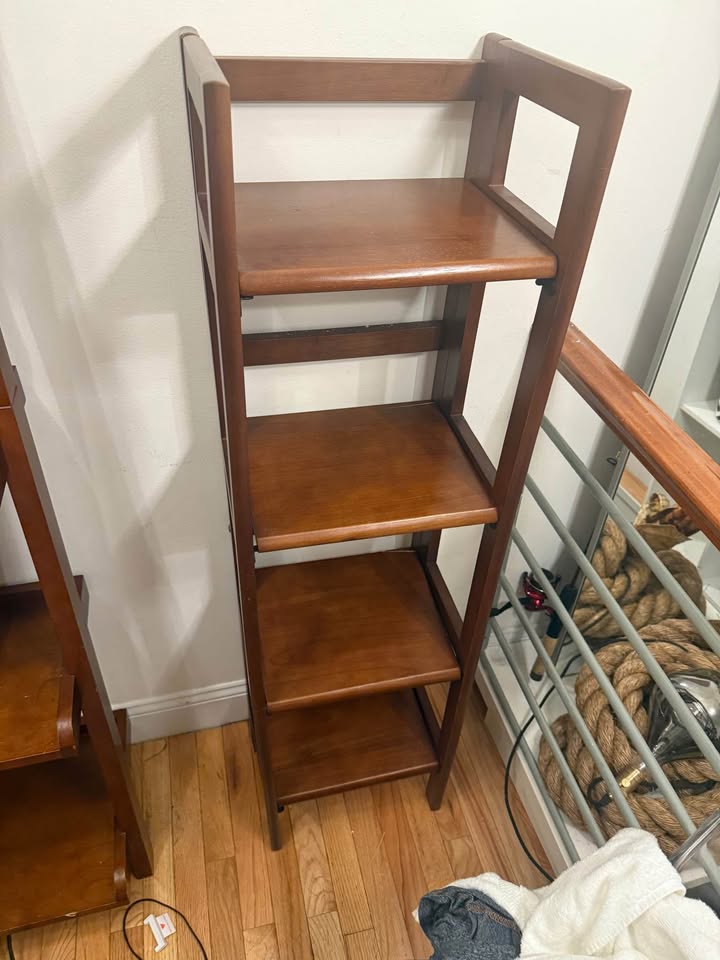 Wooden Bookshelf - photo 2