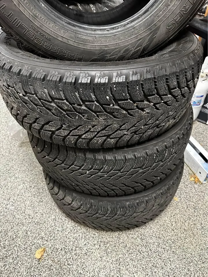 235/60/16 Nokian hakkapeliittas New image indicator(2)