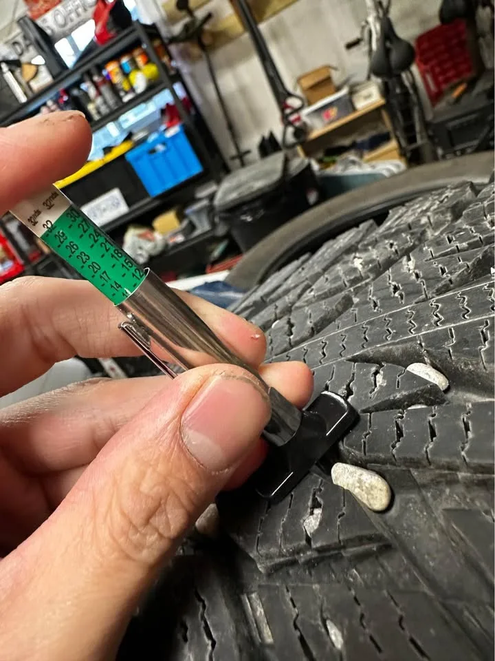 235/60/16 Nokian hakkapeliittas New image indicator(5)