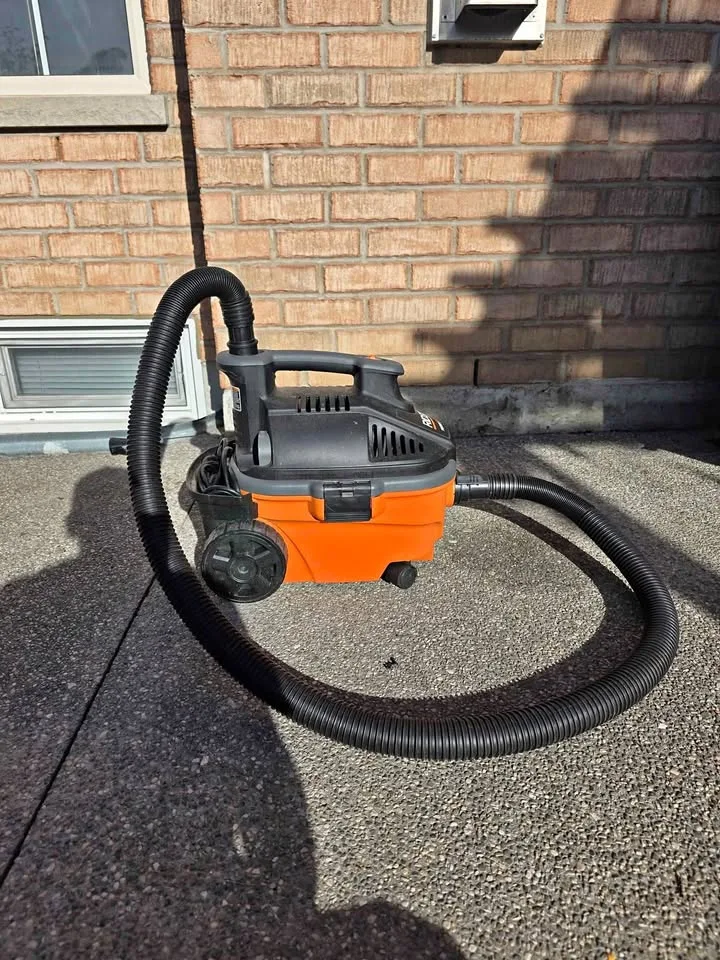 RIDGID 15L Wet/Dry Shop Vacuum - 5.0 Peak HP thumbnail