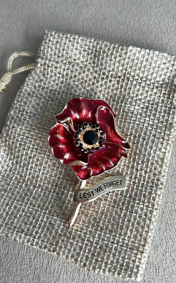 Veterans Poppy Brooch thumbnail