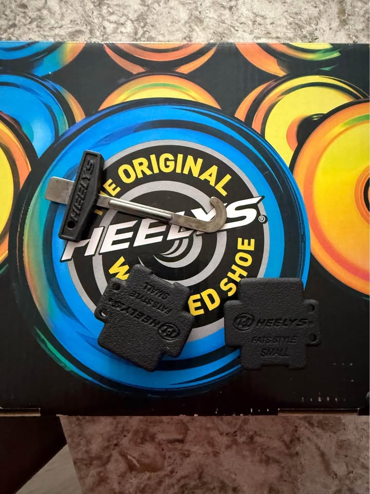 Heelys Brand new size 2 - photo 2