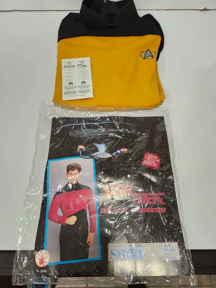 Star Trek Captain Kirk Uniform Costume - Medium image indicator(3)