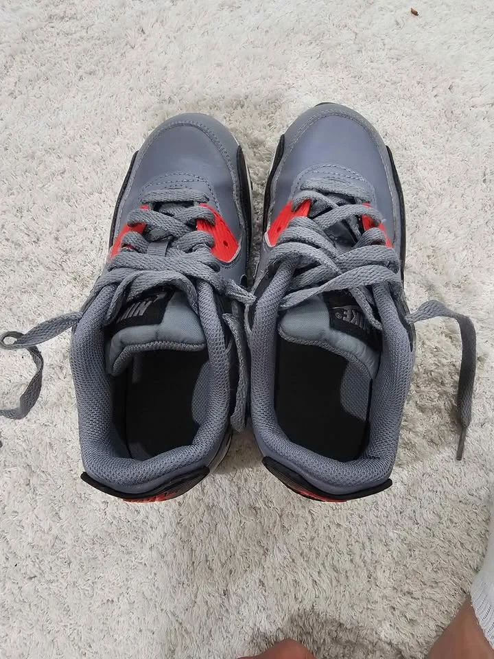 Junior Nike Air Max 90 image indicator(2)