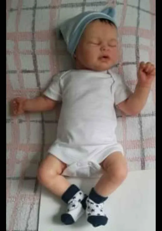 Full Body Silicone Ecoflex 20 Doll by Alejandra De Zuniga image indicator(2)