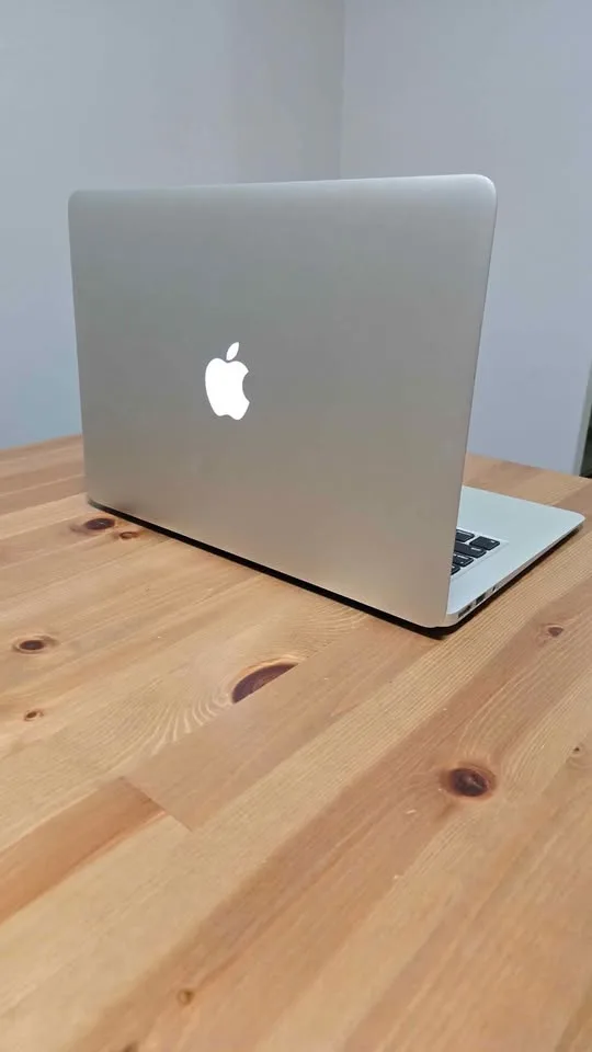 MacBook Air – Super Clean image indicator(2)