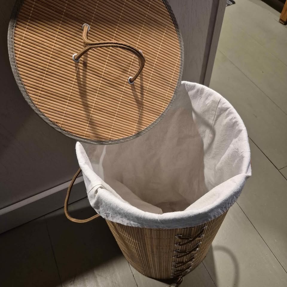 Clothes Hamper with laundry bag liner. Bamboo. - photo 2