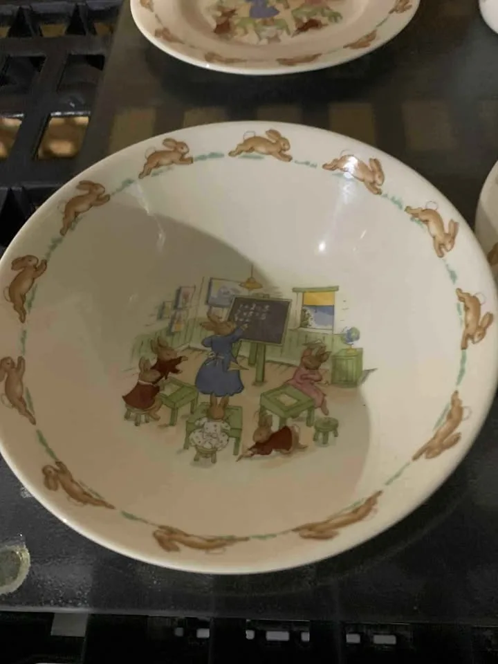 Vintage Royal Dalton Bunnykins - 4 piece set image indicator(3)