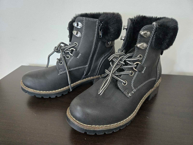 NWT Steve Madden black boots size 6