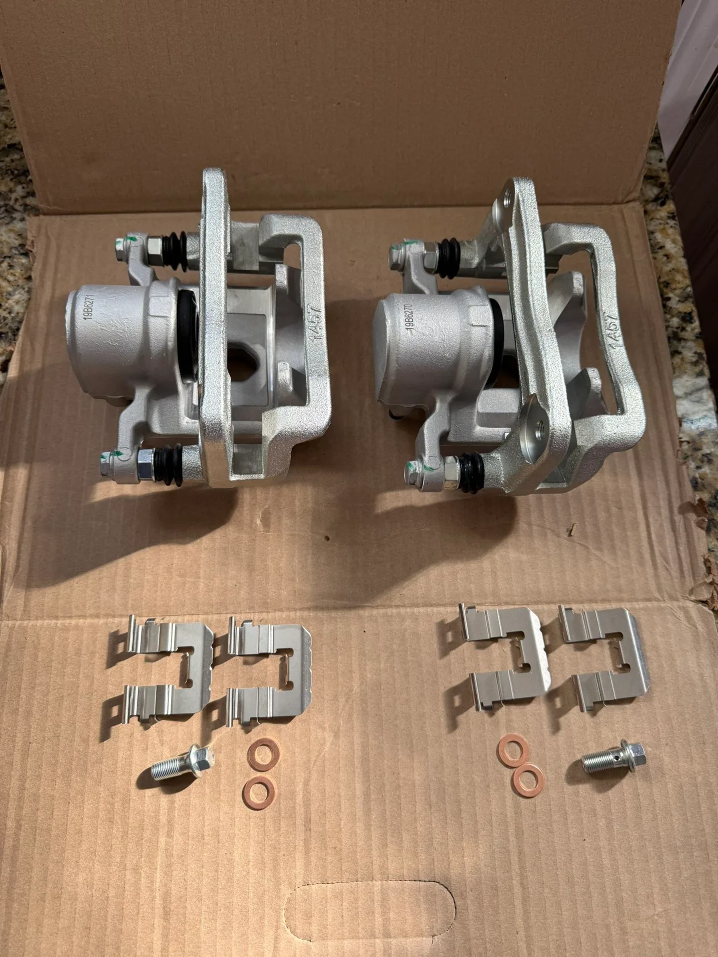 Brake Calipers For Kia Sorento / Hyundai Santa Fe thumbnail