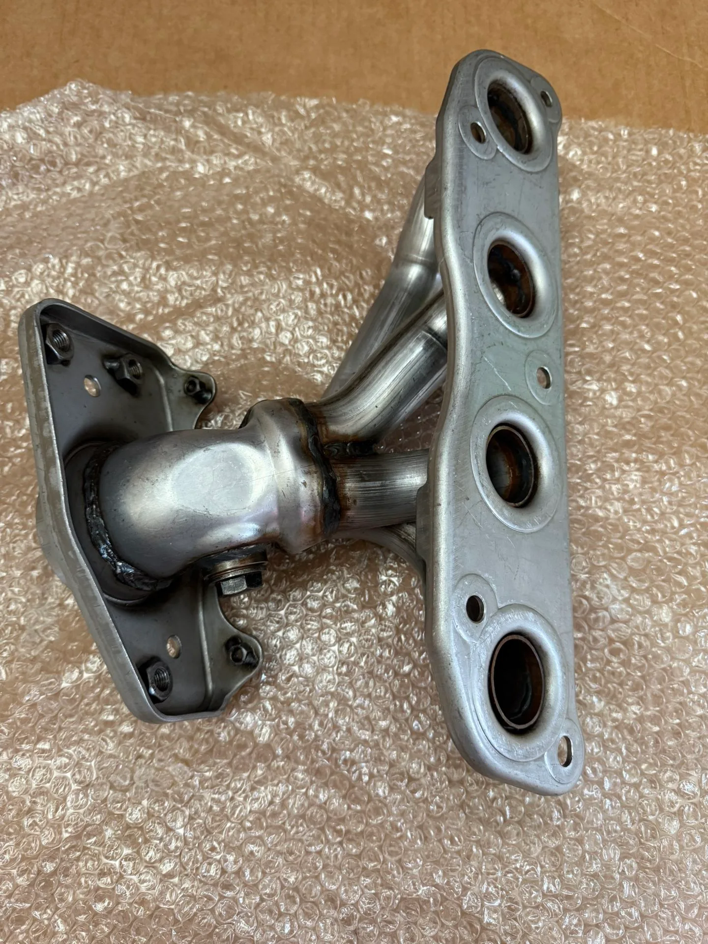 Exhaust Manifold Kit for Nissan thumbnail