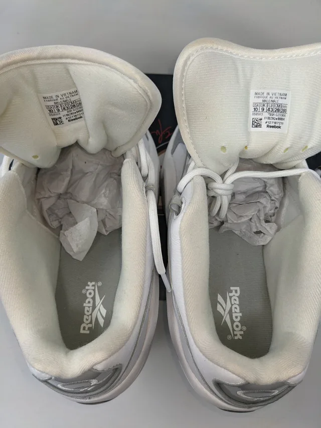 Reebok Question low Grey image indicator(9)