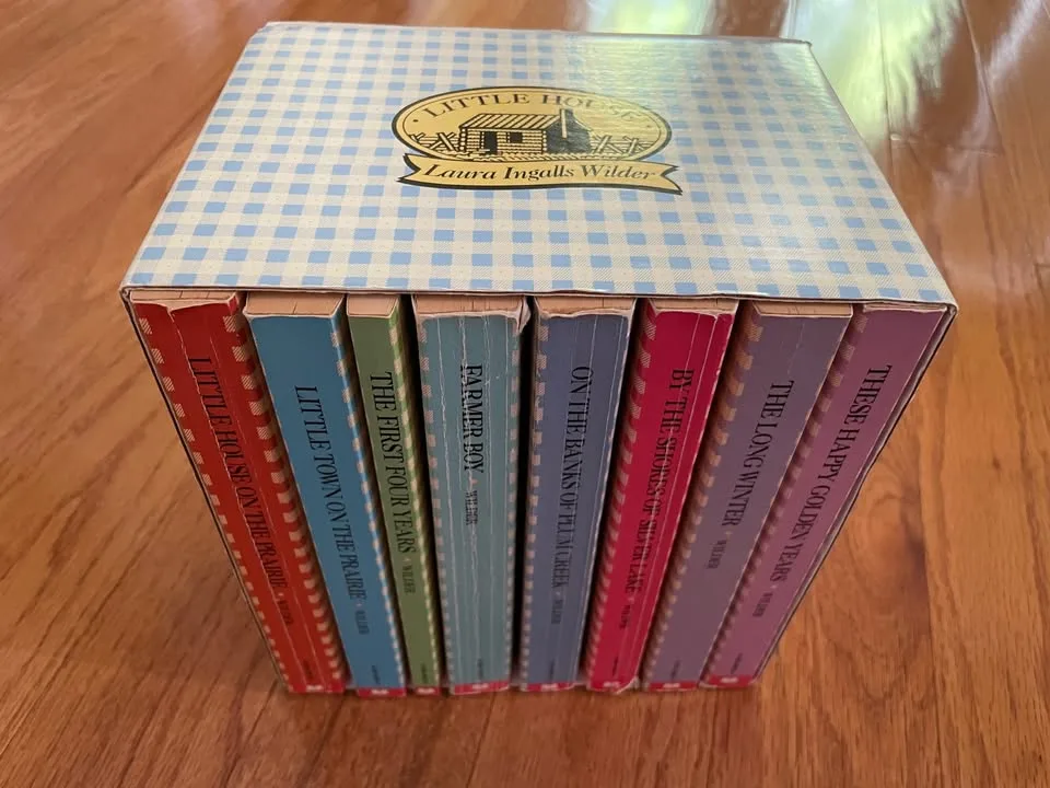 Little House on the Prairie Boxed Set - 1963 image indicator(2)