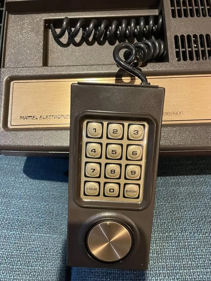 Intellivision Console (1979) 16 Games Custom Case Tested image indicator(4)