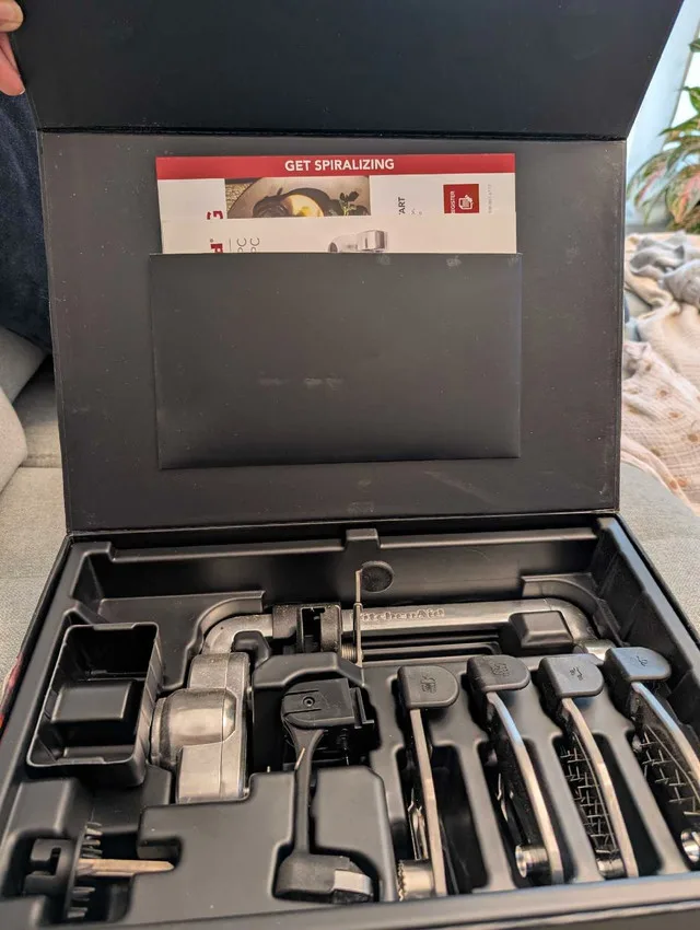 KitchenAid Spiralizer with Peel, Core and Slice attachment image indicator(2)