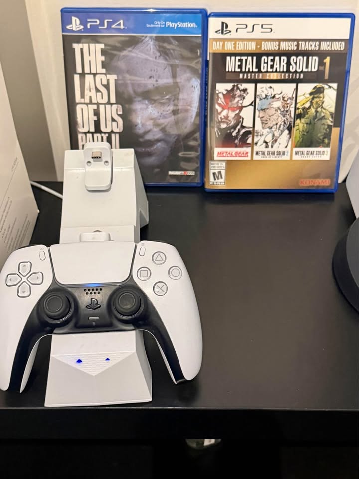 PlayStation 5 Console (Disc Version) - photo 3