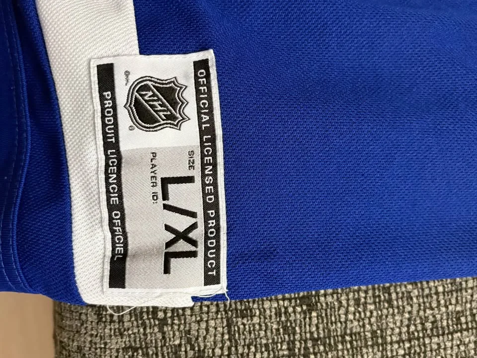 Tavares youth jersey image indicator(2)