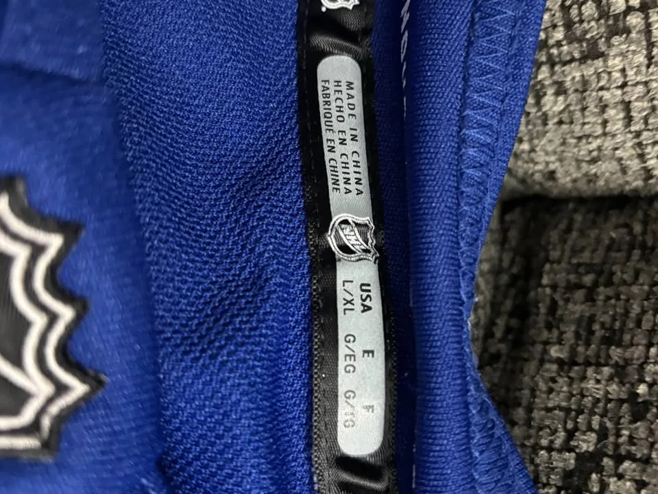 Tavares youth jersey image indicator(5)