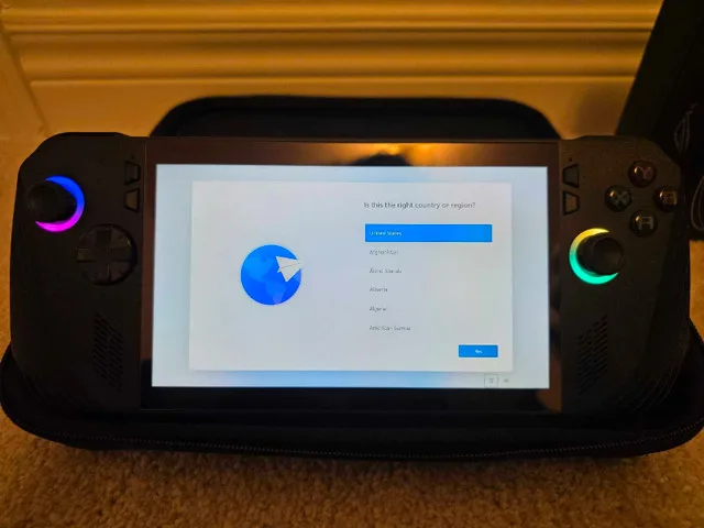 ROG Ally X With Accessories image indicator(3)