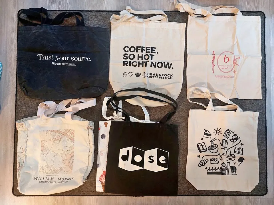 Cloth Tote Bags thumbnail