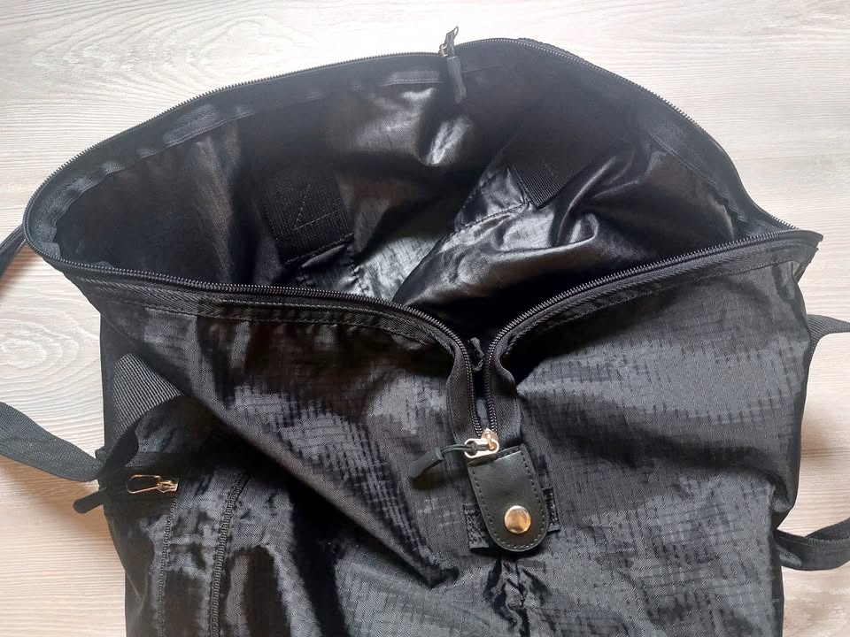 Lightweight Travel Duffel Bag - photo 3