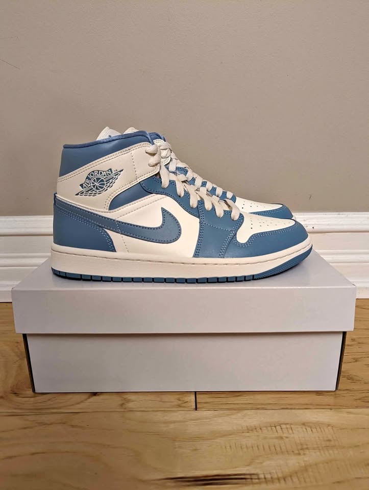 Jordan 1 Mid UNC 2022 Size 8w