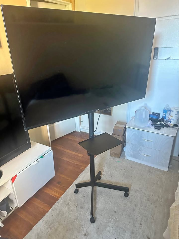 2025 PACK TV onn 55” 4K UHD LED Roku Smart HDR + TV Stand
