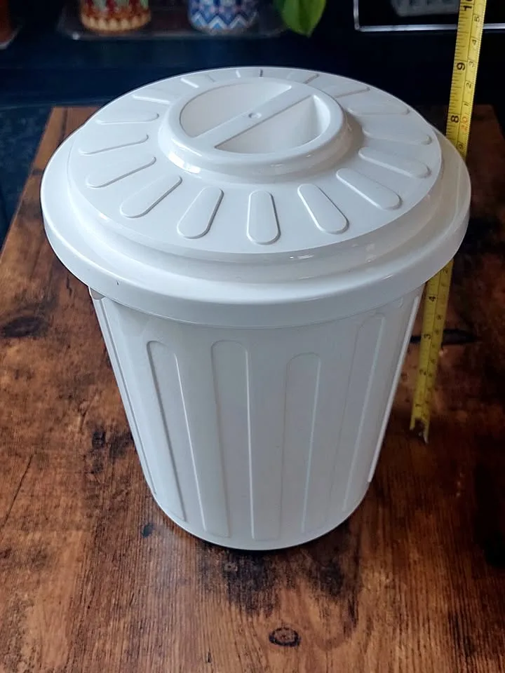 Small White Garbage Bin thumbnail