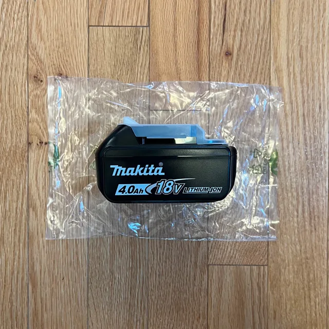 BRAND NEW - Makita 18v LXT 4.0ah battery thumbnail