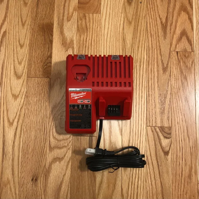 BRAND NEW - Milwaukee charger m18 & m12 image indicator(2)