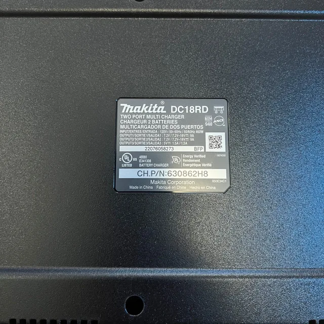 BRAND NEW - Makita 18v LXT dual port rapid charger image indicator(3)