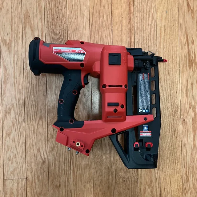 LIKE NEW - Milwaukee m18 FUEL 16 ga finish nailer image indicator(3)