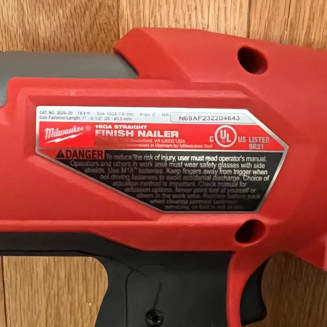LIKE NEW - Milwaukee m18 FUEL 16 ga finish nailer image indicator(5)