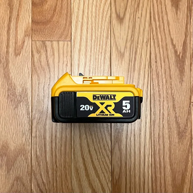 BRAND NEW - dewalt 5.0ah MAX xr battery thumbnail
