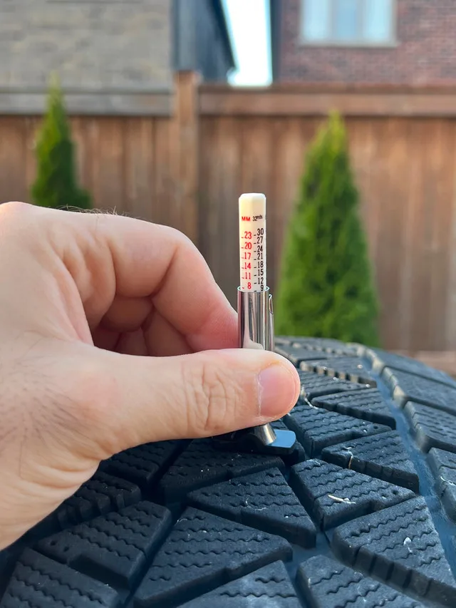 USED - 235/55/19 Bridgestone blizzak DM-V2 winter tires image indicator(4)