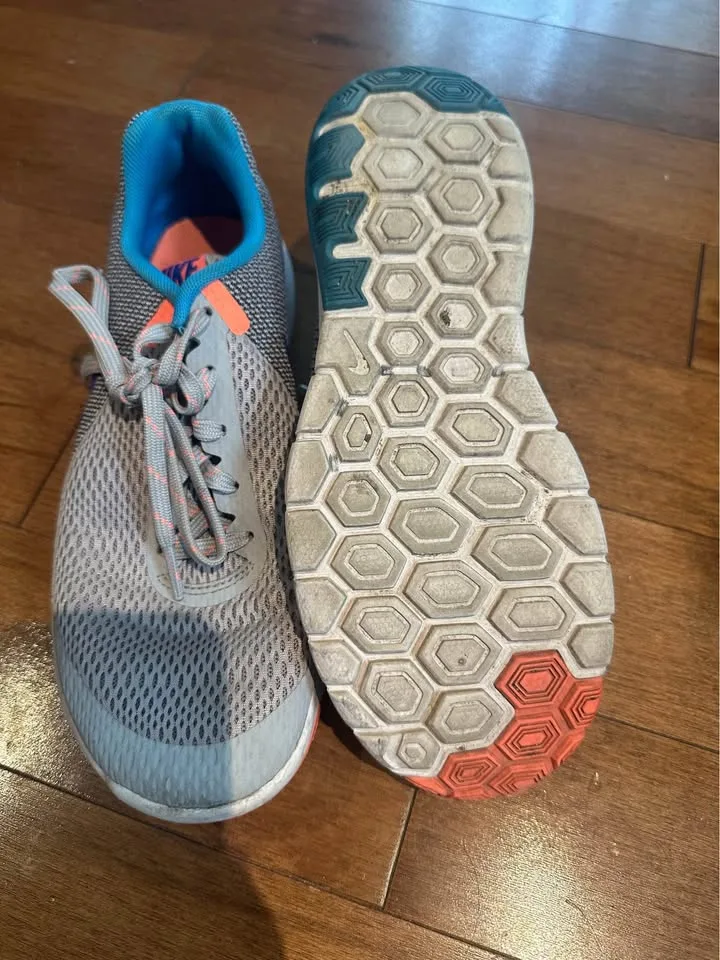 Women’s Nike Runners image indicator(2)