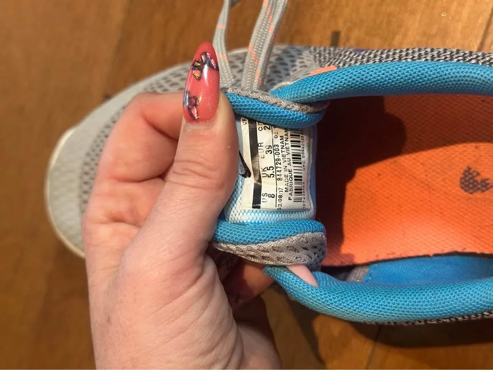 Women’s Nike Runners image indicator(6)