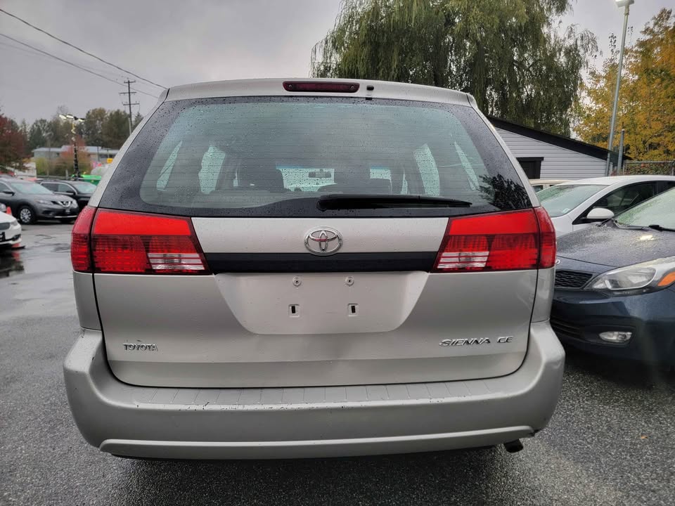 2005 Toyota Sienna - photo 5