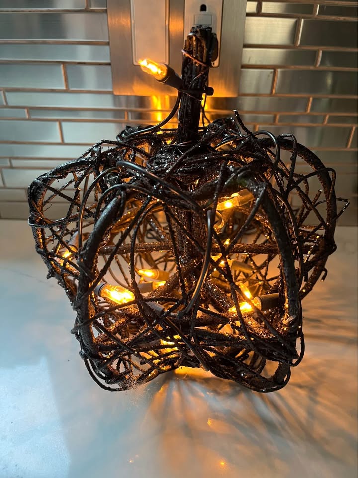 Black Twig & Glitter Light Up Pumpkin - Halloween - photo 2