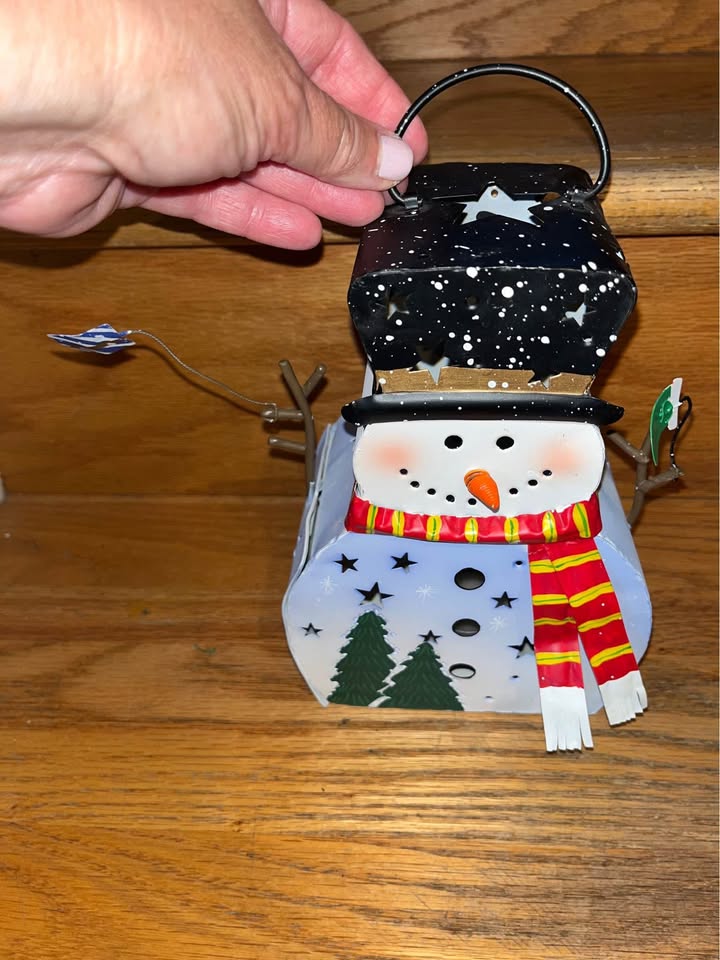 Adorable all metal snowman lantern - photo 3