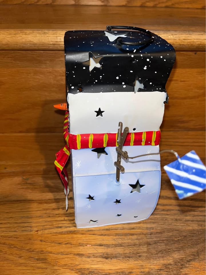 Adorable all metal snowman lantern - photo 4
