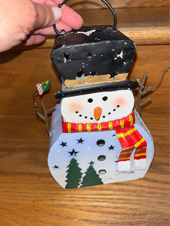 Adorable all metal snowman lantern - photo 5