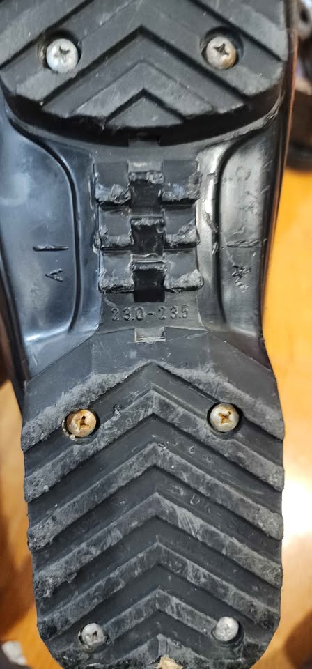 Nordica Child Ski Boots- size 23.0 - 23.5 - photo 4