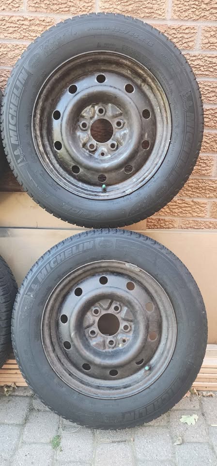 4 winter tires and steel rims - 15" - photo 3