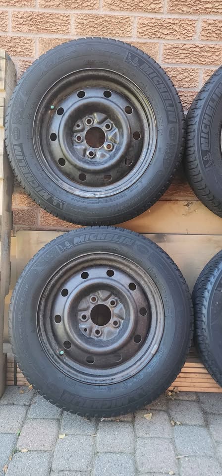 4 winter tires and steel rims - 15" - photo 4