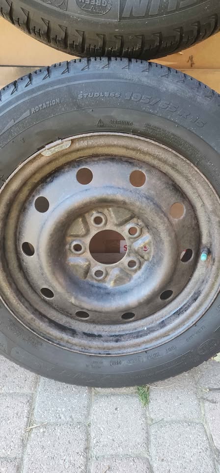 4 winter tires and steel rims - 15" - photo 5